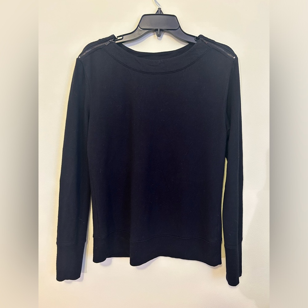 Athleta Long Sleeved Black Fleece Zipper Shoulder Crewneck Sweatshirt